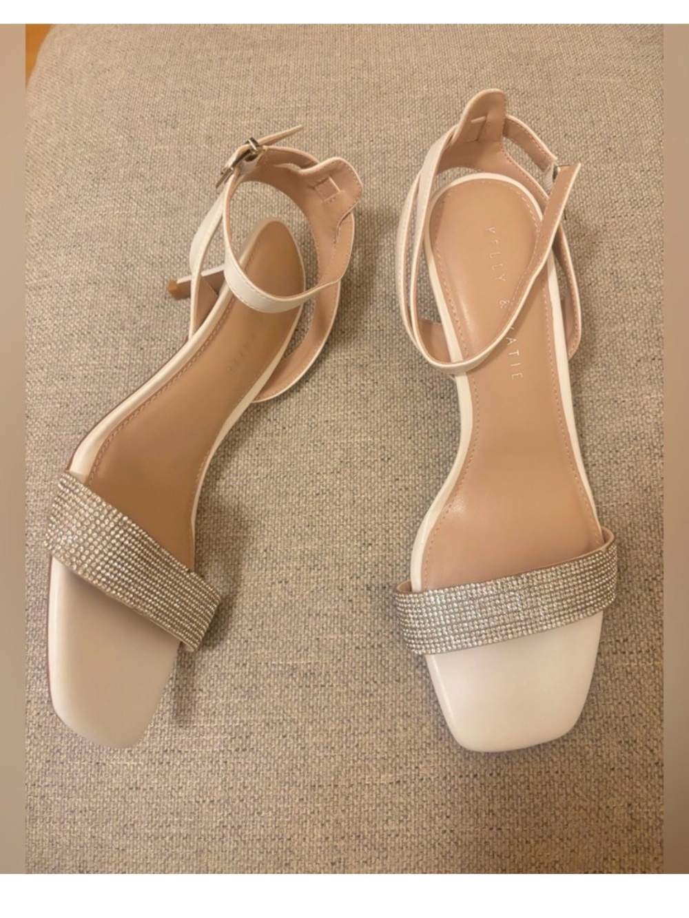 Kelly & Katie White and Silver Women's Sandals nwt